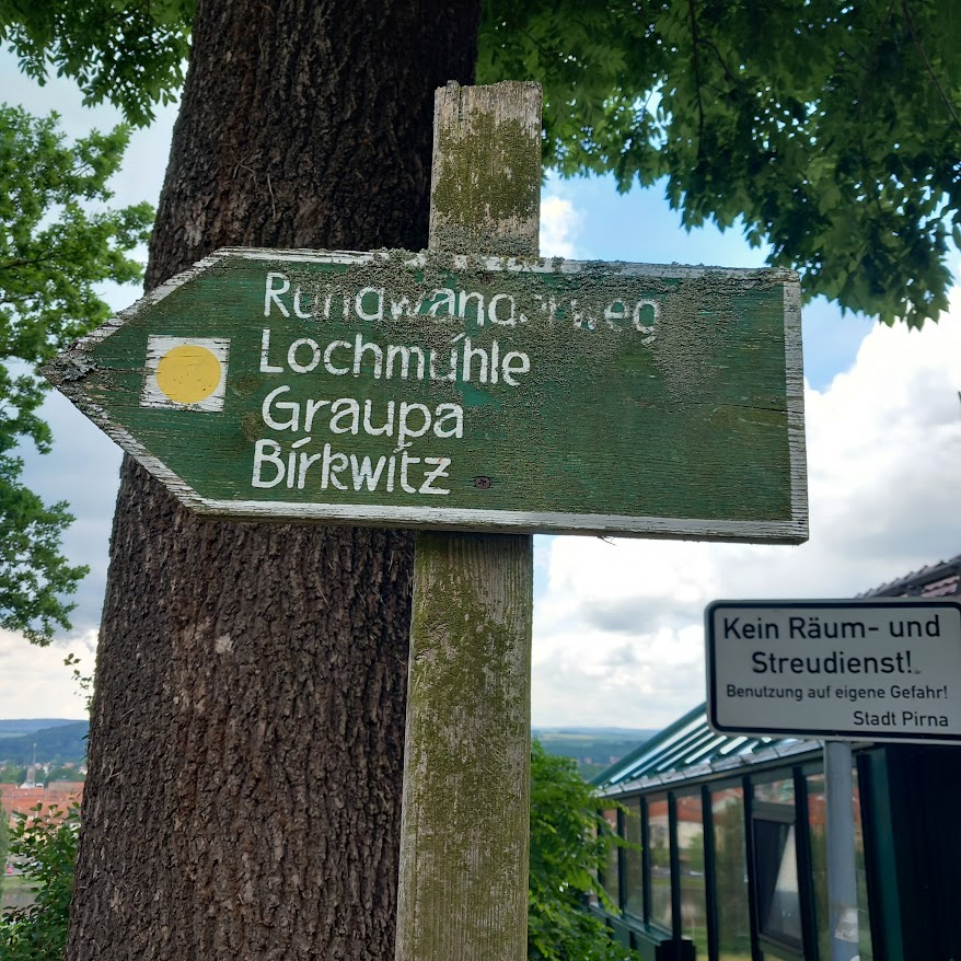 Path above the Elbe valley near Pirna